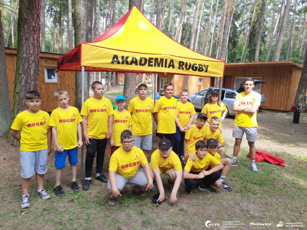 Młodzież grupy OKS SKRA sekcja rugby na obozie